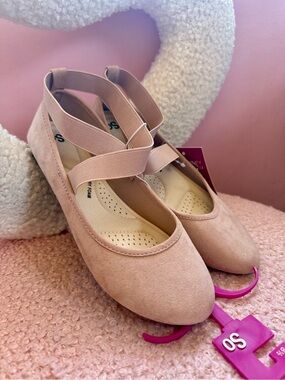 SO Blush Memory Foam Mary Jane Flats NWT Size 8.5
